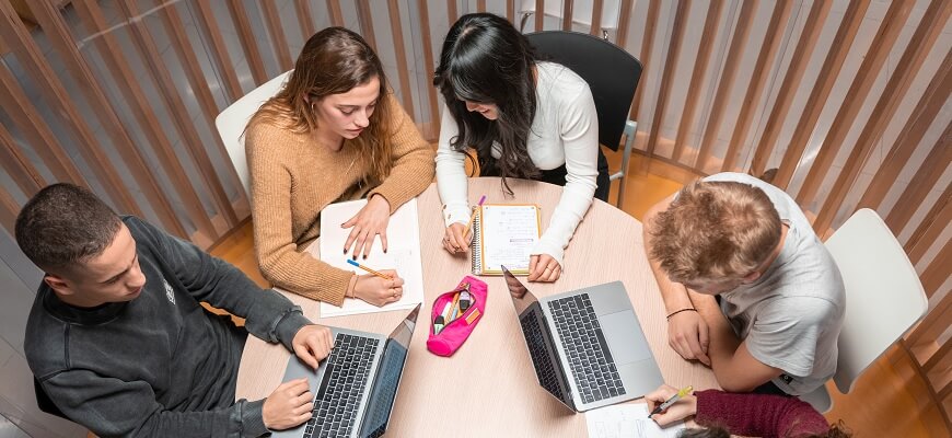 Experiencia profesional en el departamento financiero de una empresa